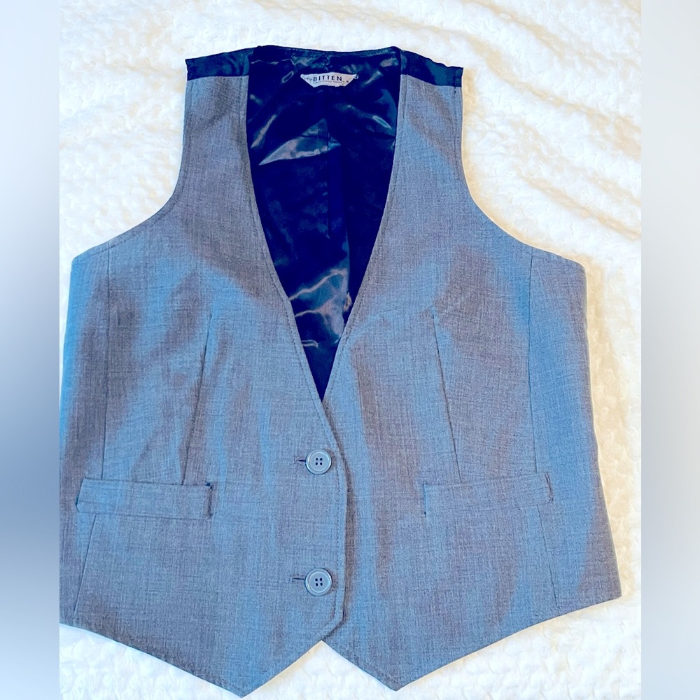 Sarah Jessica Parker Bitten womens vest.